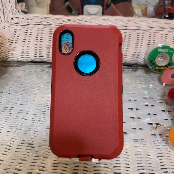 iPhone XR OutterBox case - Picture 2 of 8